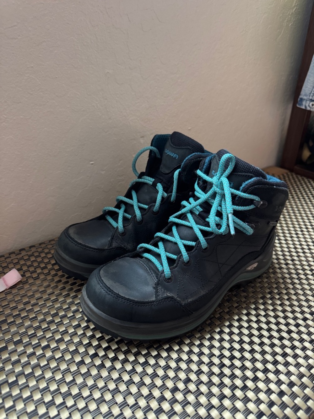 🥾 Lowa Women's Black Leather Hiking Boots